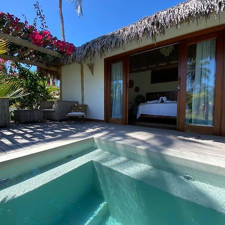 Tiki Pool's Bungalows Fortim Bagian luar foto