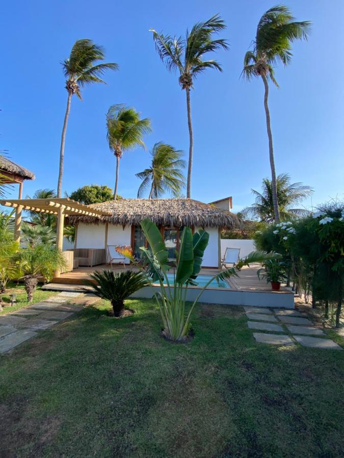 Tiki Pool's Bungalows Fortim Bagian luar foto