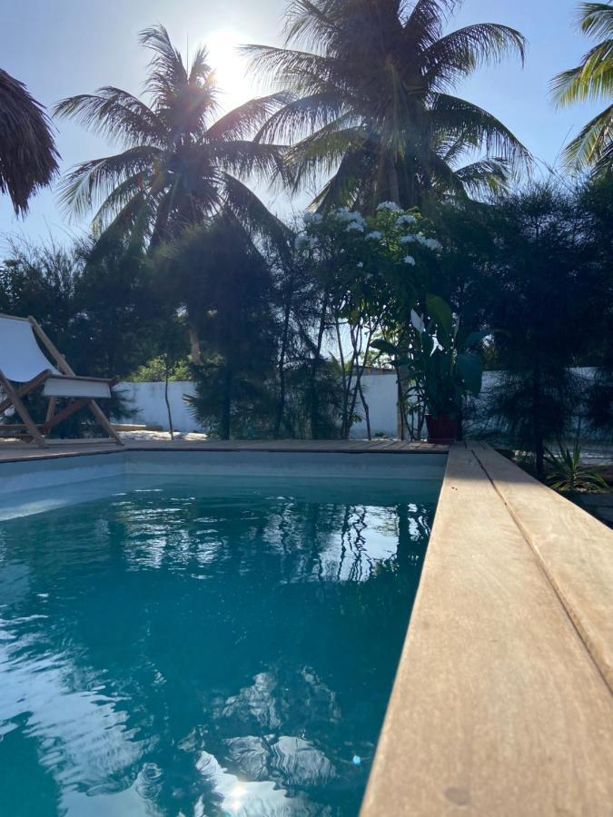 Tiki Pool's Bungalows Fortim Bagian luar foto